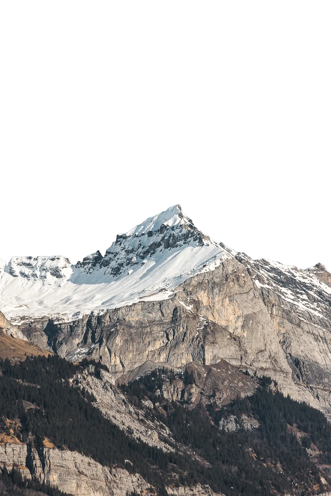 Sommet enneigé du massif du Mont-Blanc au-dessus de Saint-Gervais-les-Bains